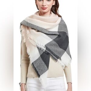 Wander‎ Agio: Wrap Yourself in Luxurious Stripes & Plaid